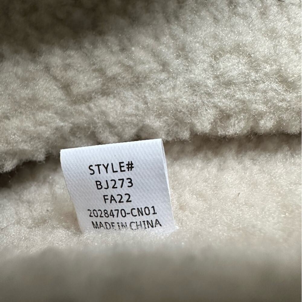 J. Crew Fuzzy Gray Cream Buckle Clog Slippers Women’s size 7 comfy cozy soft - Picture 6 of 6